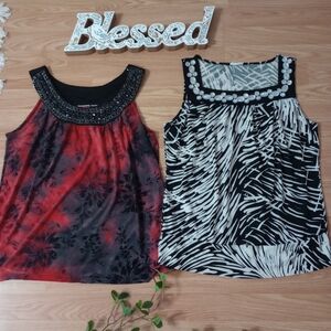 Lot of 2 women's tops size Small ( tag size is missing)